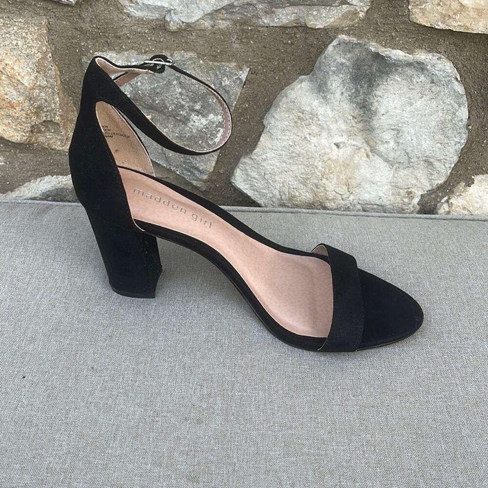 Madden Girl BEELLA black faux suede block heel, ankle strap heels size 8.5